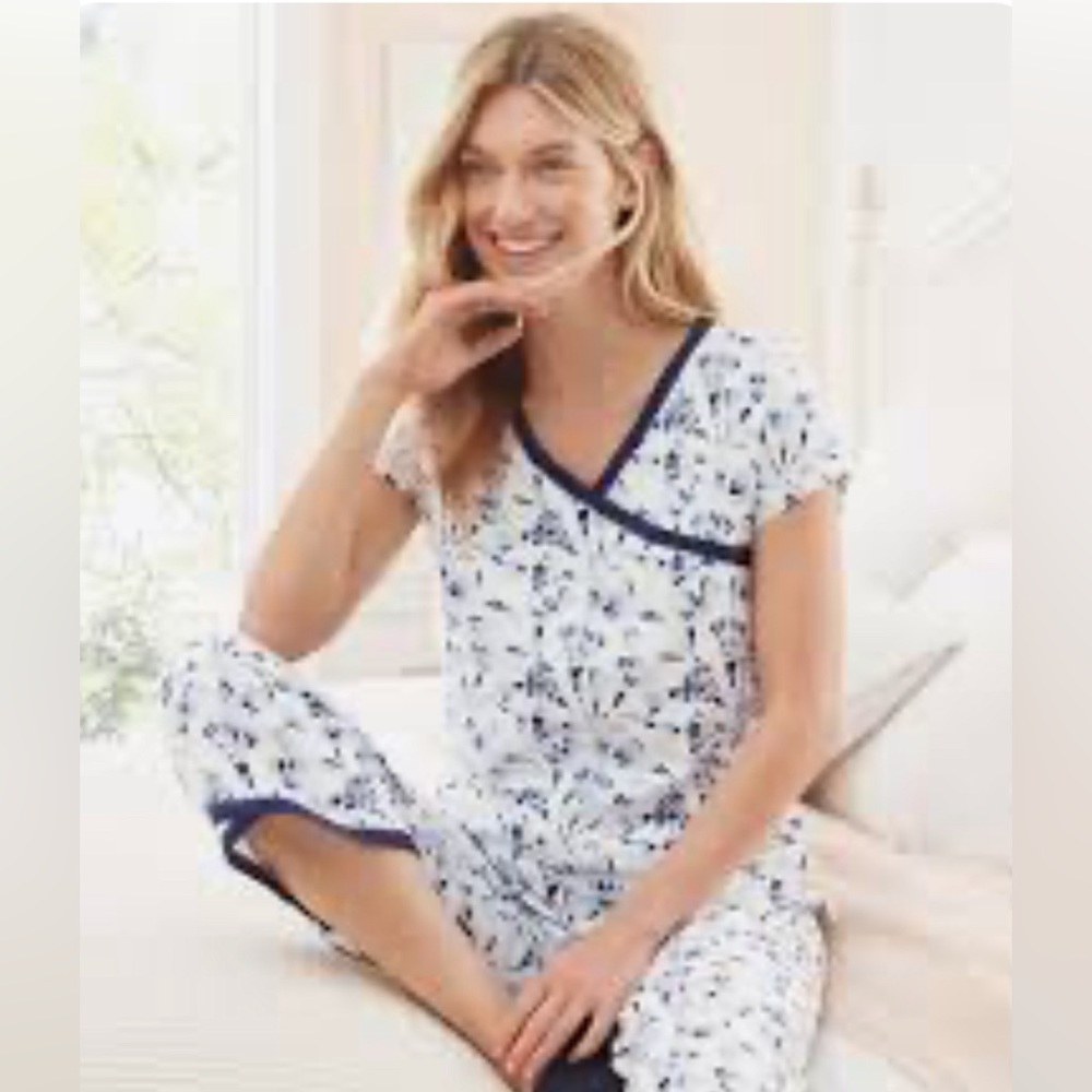 Asian Wrap Organic-Cotton Short-Sleeve Cropped Pajamas.